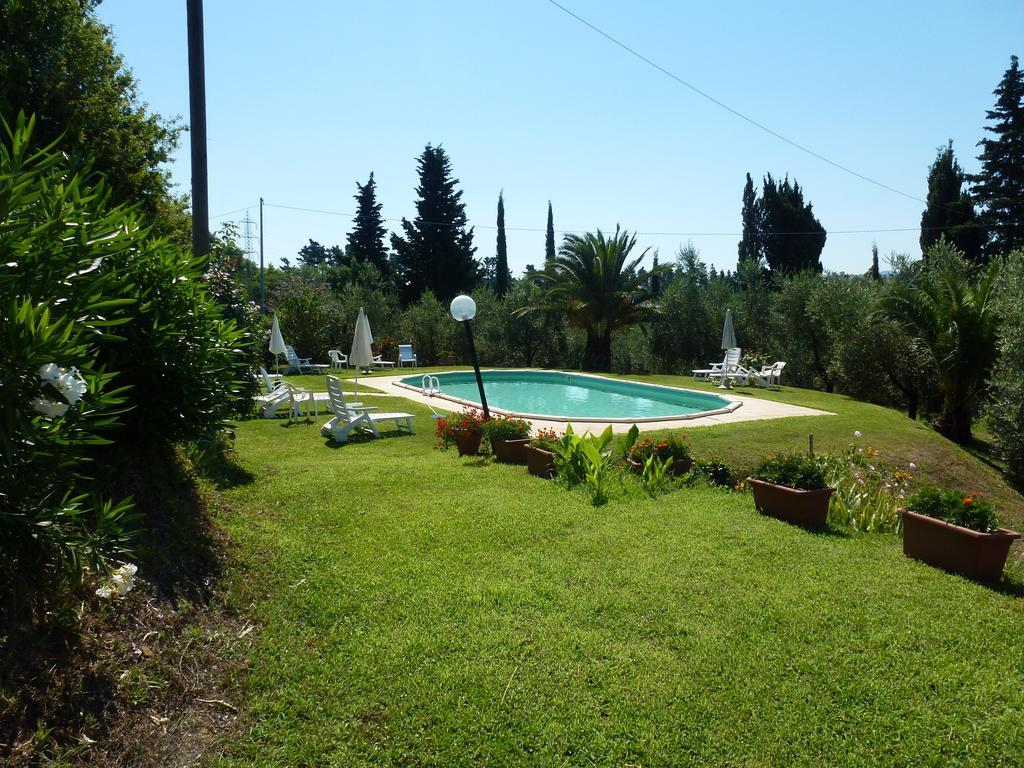 Agriturismo Poggio Al Tesoro Crespina Habitación foto
