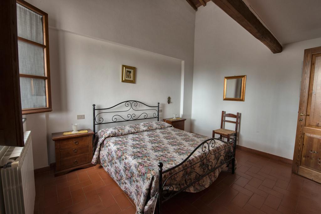 Agriturismo Poggio Al Tesoro Crespina Habitación foto