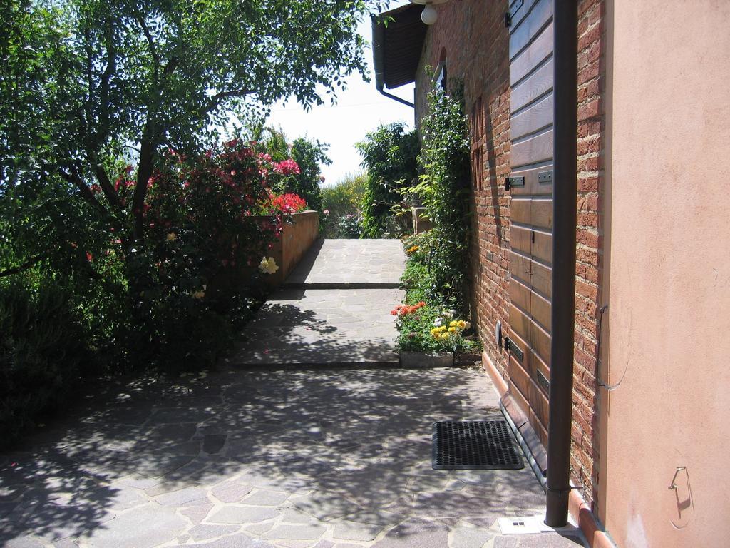 Agriturismo Poggio Al Tesoro Crespina Habitación foto