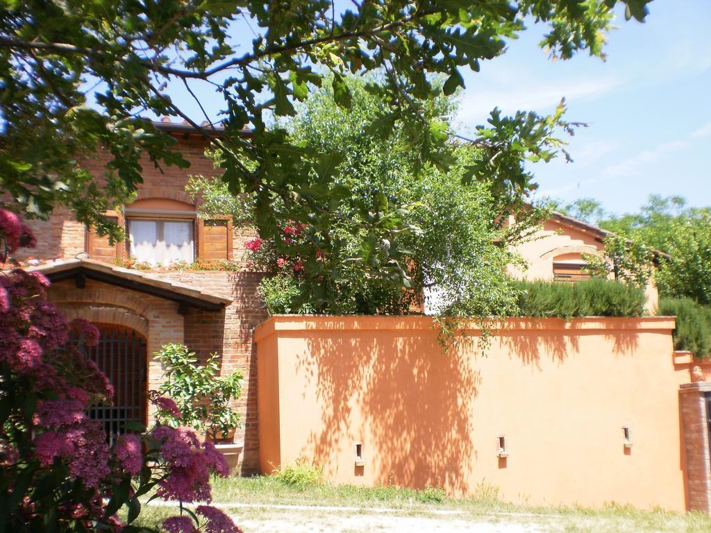 Agriturismo Poggio Al Tesoro Crespina Habitación foto